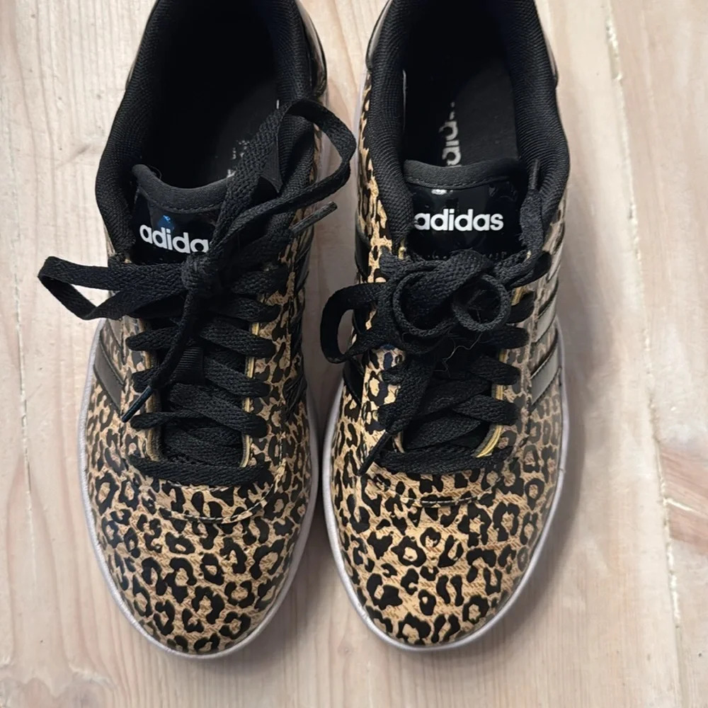 Adidas leopards shoes - Picture 7 of 8